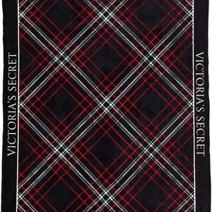 Victoria's Secret Cozy-Fleece Blanket